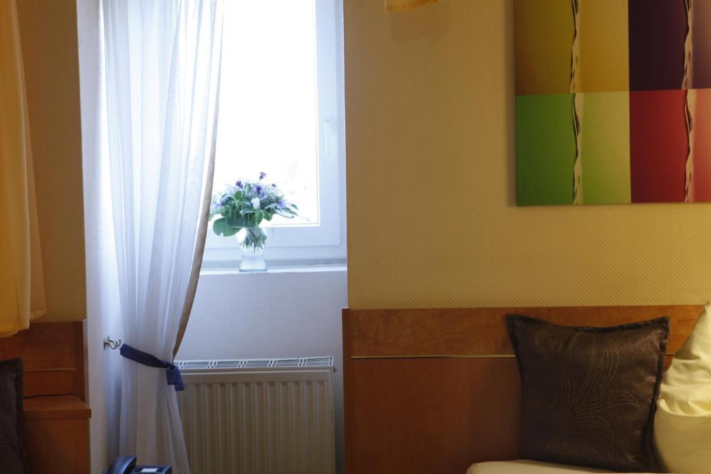 Hotel Villa Brenner Grunstadt Room photo